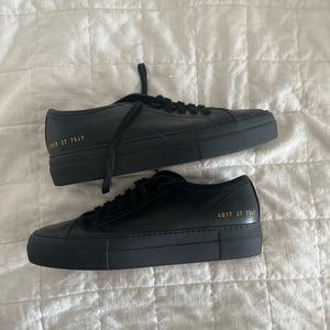 Common project sneakers
